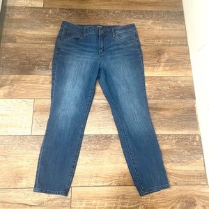 a.n.a. Skinny Ankle Women's size 10 Medium Wash Blue Denim Jeans